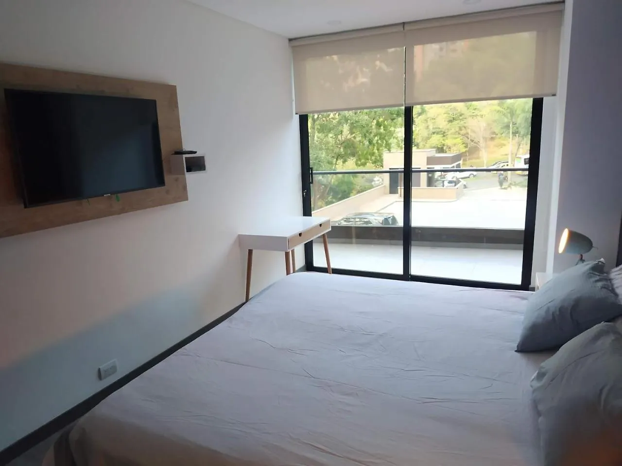 *** Hotel Class Suites By Colclick Envigado Colombia