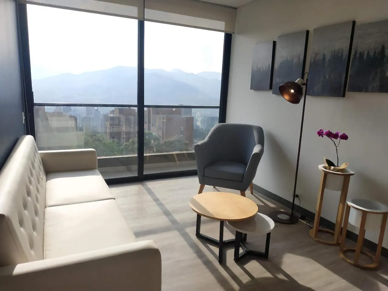 *** Hotel Class Suites By Colclick Envigado Colombia