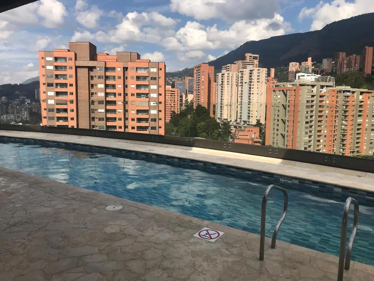 Class Suites By Colclick Envigado Hotel